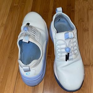 Clove medical shoes. Waterproof